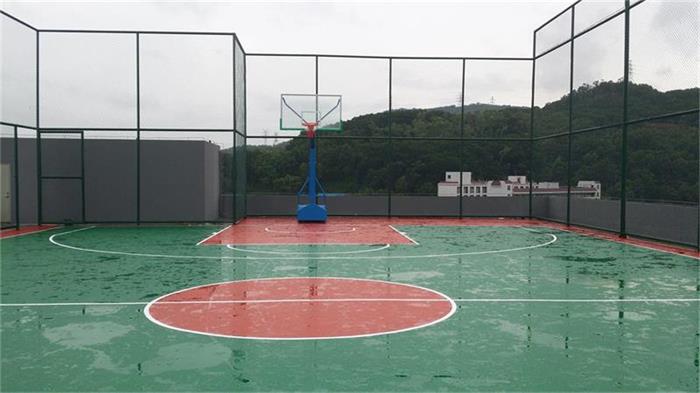 2014年8月完成越眾產(chǎn)業(yè)園樓頂PU籃球場
